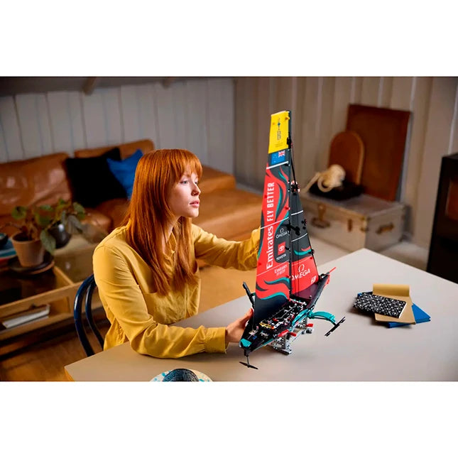 LEGO Technic - Emirates Team New Zealand AC - - Fat Brain Toys - US 2544