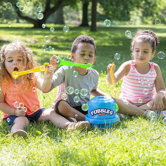 Fubbles No-Spill Big Bubble Bucket with Bubble Solution - US 8995