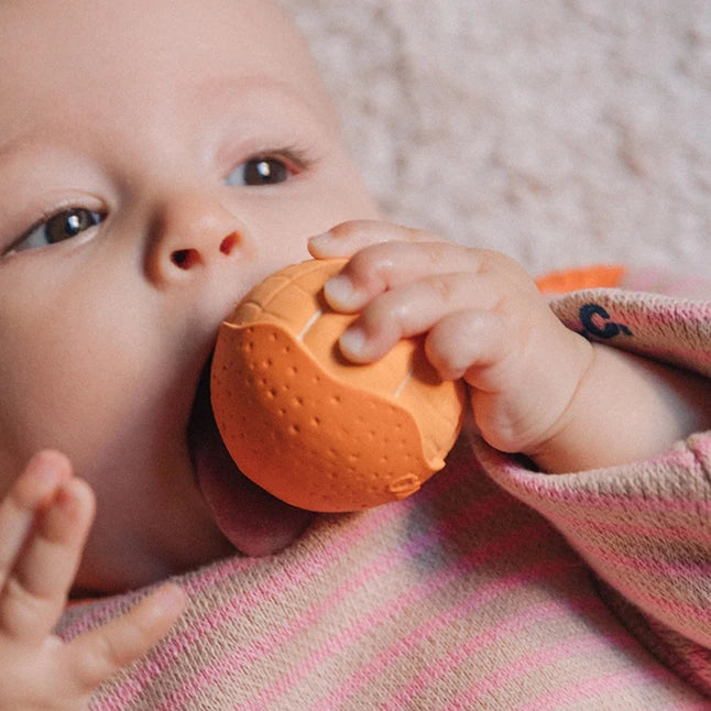 Oli &amp; Carol Baby Sensory Ball - Fruit Salad - - Fat Brain Toys - US 4532