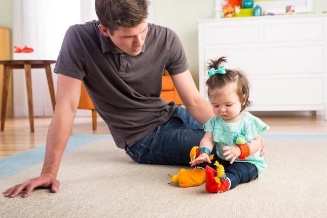 Lamaze Gardenbug Footfinder &amp; Wrist Rattle Set - Best for Babies - US 0399